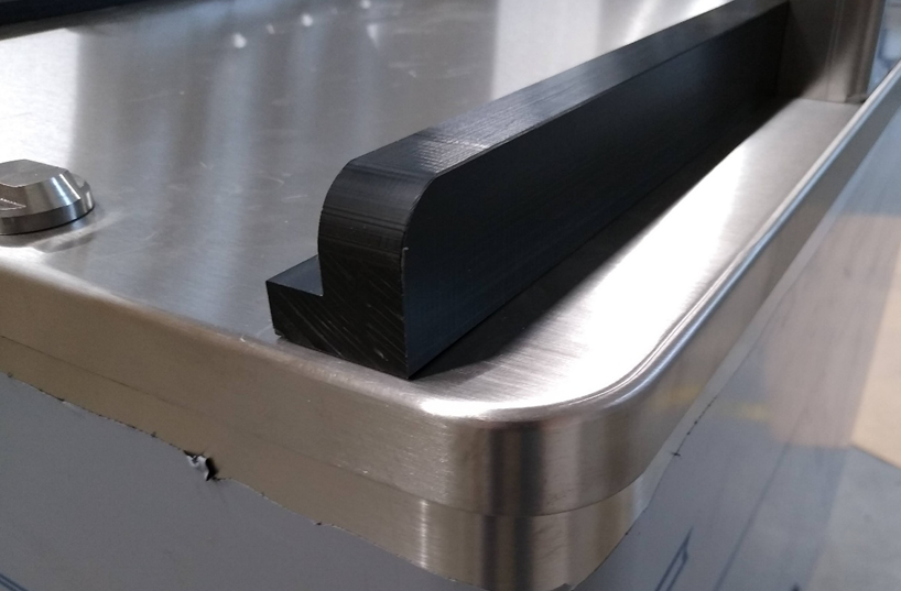 Mechanical manufacturing details and sheet metal structure